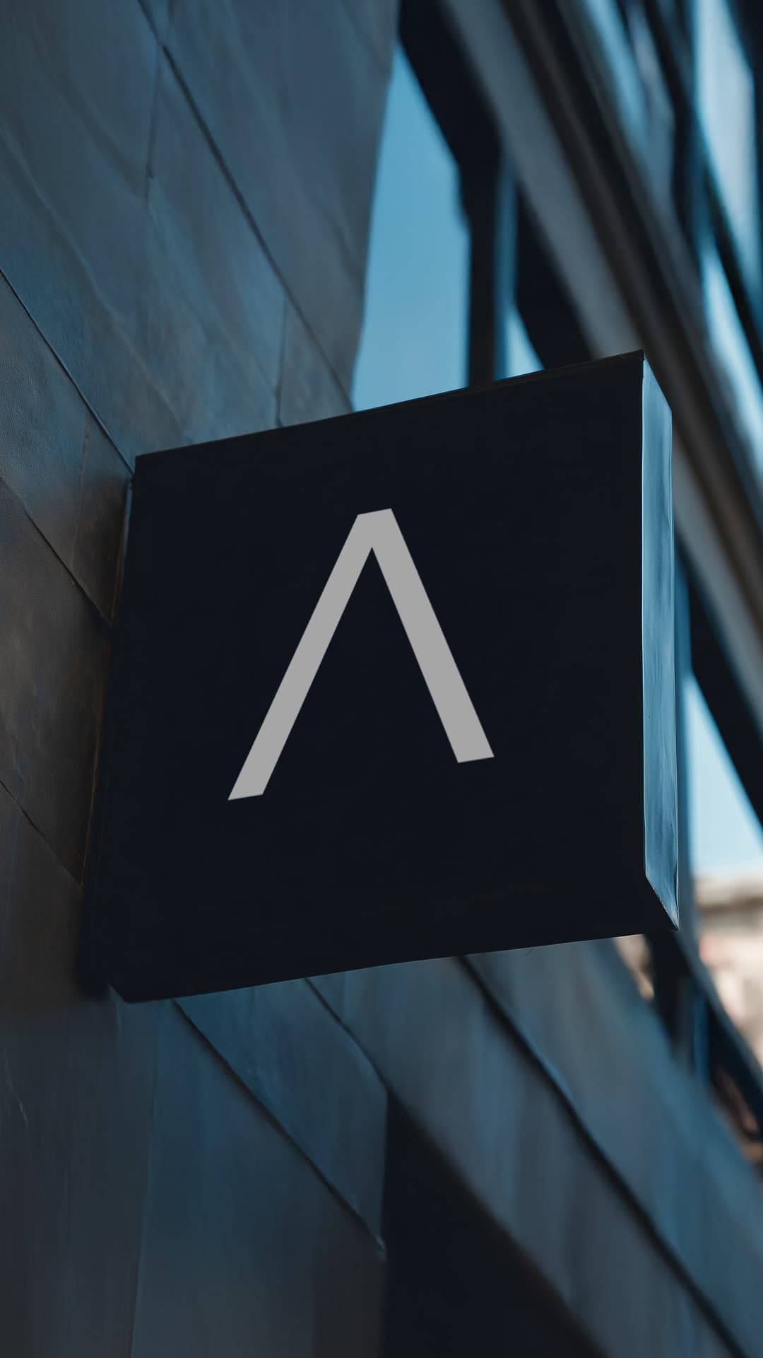 Nomads About Hero 9x16