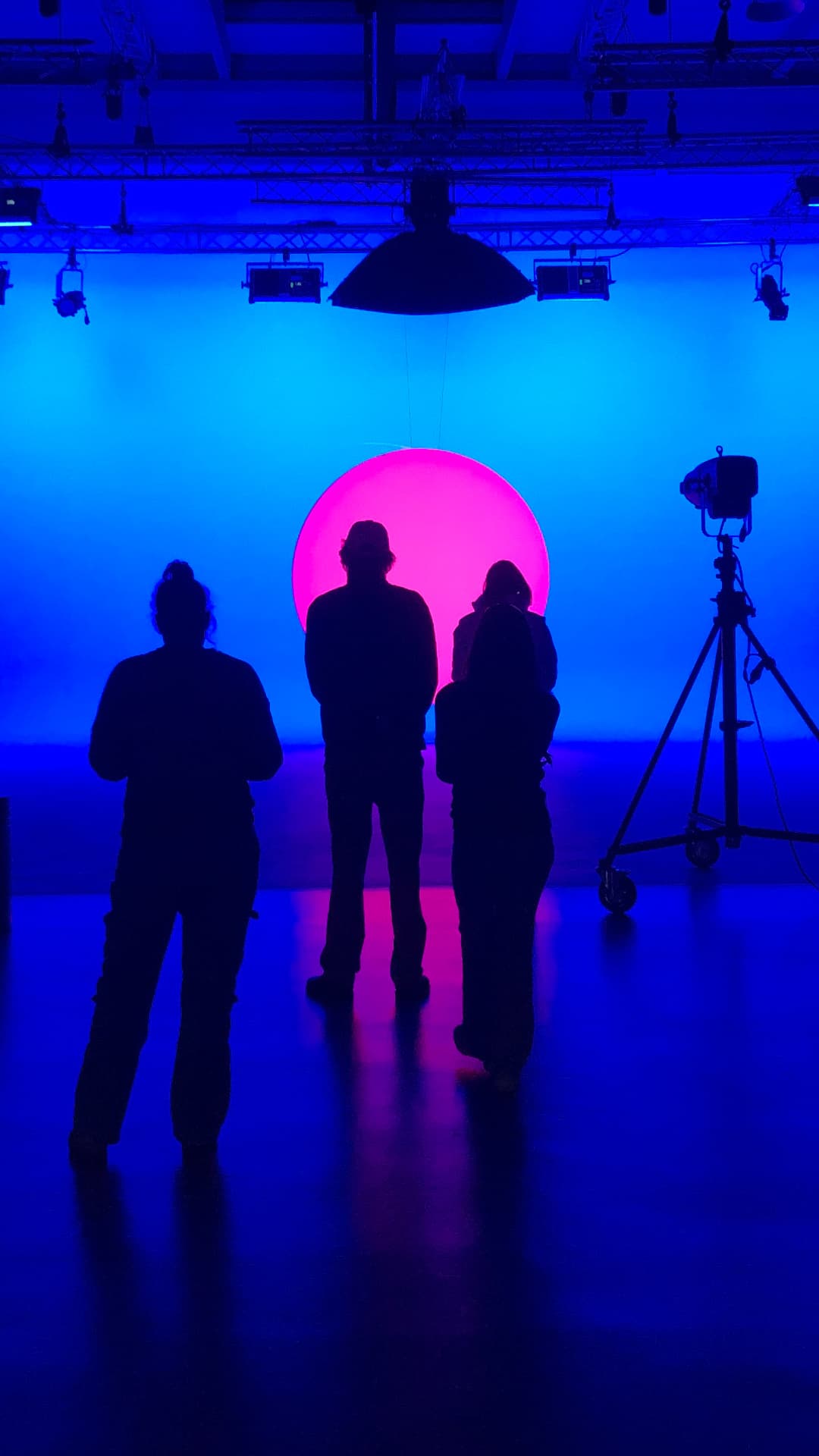 Nomads Community Hero 9x16